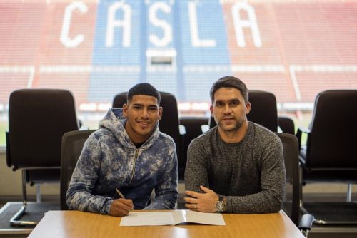 Ezequiel Herrera firmó su primer contrato con el Ciclón