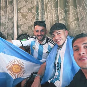 Hinchada cuerva para la Selección Argentina