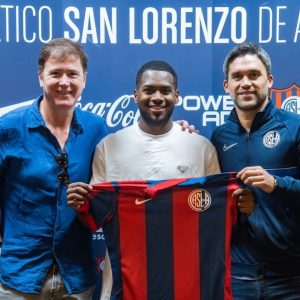 El delantero colombiano que firmó su primer contrato en San Lorenzo